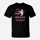 Nur Ein Ungarisches Mädchen In Einer Deutschen Welt- T-Shirt
