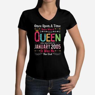 15 Year Old Birthday Girls 15Th Birthday Queen January 2005 Women V-Neck T-Shirt | Crazezy