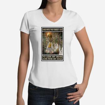 Retro Cowgirl Into Forest I Go Peace Hippie Girl Horse Lover Women V-Neck T-Shirt | Crazezy DE