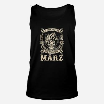 Legenden Geboren im März 1982 Unisex TankTop, Schwarzes mit Goldenem Aufdruck - Seseable