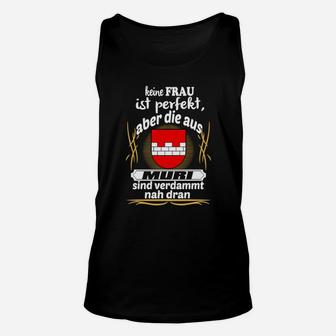 Lustiges Schwarzes Unisex TankTop: Frauen aus Müri - fast perfekt - Seseable
