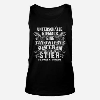 Tätowierte Bikerin Stier Geburt Unisex TankTop, Schwarzes Frau Tee - Seseable