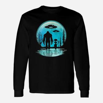 Bigfoot And Alien Under The Moon Long Sleeve T-Shirt - Thegiftio