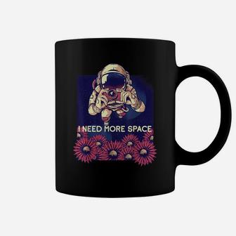 Astronomers Space Lovers Enthusiasts Astronaut Retro Vintage Coffee Mug | Crazezy DE