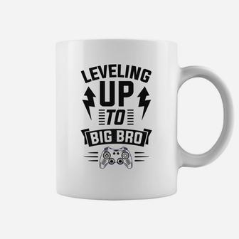 Leveling Up To Big Brother Cool Gamer Christmas Gift Coffee Mug | Crazezy DE