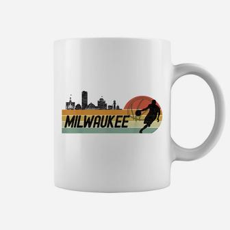 Milwaukee Wi Cityscape Retro Sun - Basketball Fans Coffee Mug | Crazezy