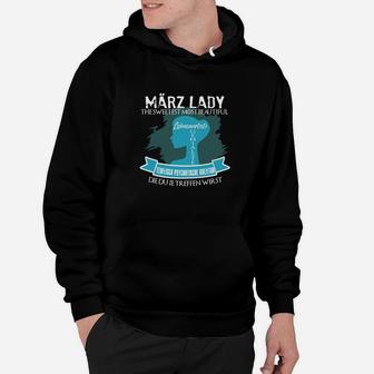 März Lady Geburtstag Hoodie, Personalisiertes Sternzeichen-Design - Seseable