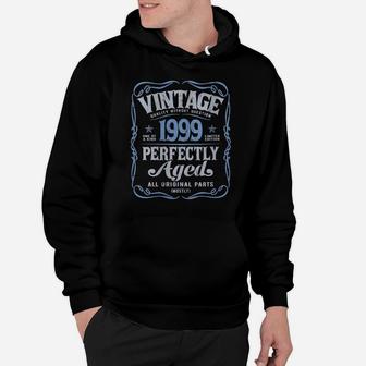 Womens Vintage Made In 1999 Classic 21St Birthday Gift A7 Hoodie | Crazezy DE