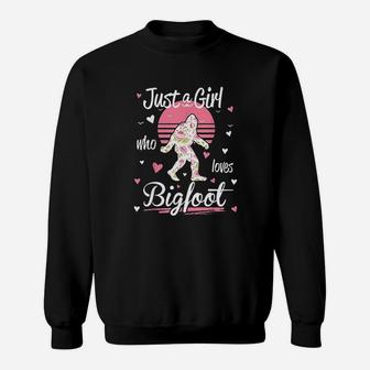 Bigfoot Just A Girl Who Loves Bigfoot Sweatshirt - Thegiftio UK