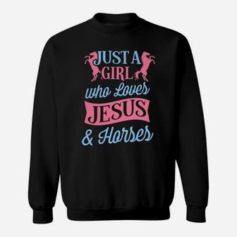 Just A Girl Who Loves Jesus And Horses Christmas Gift Sweatshirt | Crazezy DE
