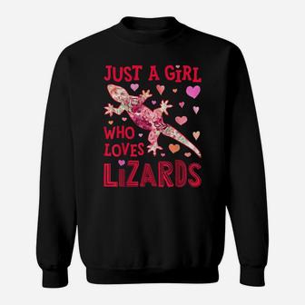 Just A Girl Who Loves Lizards Lizard Flower Gift Gecko Lover Sweatshirt | Crazezy DE