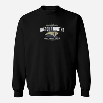 North Carolina Bigfoot Hunter Funny Sasquatch Sweatshirt - Thegiftio UK