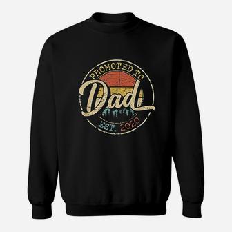 Promoted To Dad Est 2020 Funny First Time New Dad Gift Retro Sweatshirt - Thegiftio UK