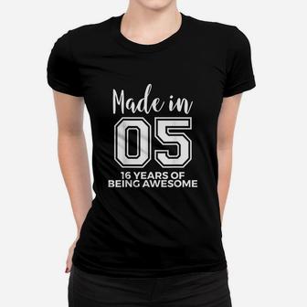 16Th Birthday Born In 2005 Awesome 16 Year Old Women T-shirt | Crazezy AU