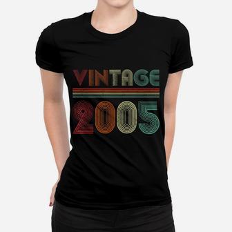 Born In 2005 Retro Vintage 16Th Birthday Gifts 16 Years Old Women T-shirt | Crazezy DE