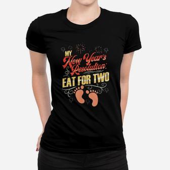 Cute Pregnancy Expectant Mother New Years Women T-shirt - Monsterry