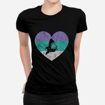 Great White Shark Gift For Women And Girls Retro Cute Women T-shirt | Crazezy UK