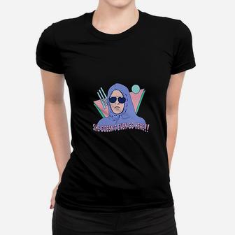 She Doesnt Even Go Here Retro Women T-shirt | Crazezy CA