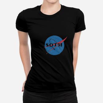 Standing On The Moon Women T-shirt | Crazezy DE