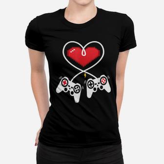 Video Gamers In Love At Valentines Day Fun Women T-shirt - Monsterry DE