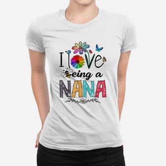 I Love Being A Nana Daisy Flower Cute Mother's Day Grandma Women T-shirt | Crazezy CA