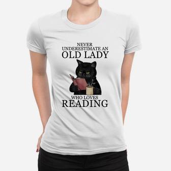 Never Underestimate An Old Lady Who Loves Reading Cat Sweatshirt Women T-shirt | Crazezy