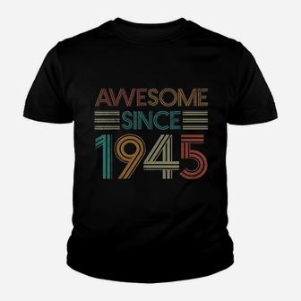 Born In 1945 Retro Vintage 76Th Birthday Gifts 76 Years Old Youth T-shirt | Crazezy