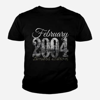 February 2004 17 Year Old 2004 17Th Birthday Gift Youth T-shirt | Crazezy DE