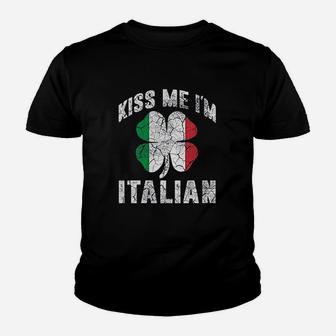 Kiss Me Im Italian Vintage Green Shamrock St Patricks Day Youth T-shirt | Crazezy UK