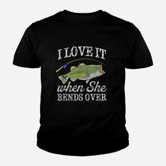 Largemouth Bass I Love It When She Bends Over Fishing Youth T-shirt | Crazezy AU