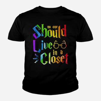 Lgbt Trending No One Should Live In A Closet Youth T-shirt - Monsterry DE