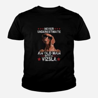 Never Underestimate An Old Man With A Vizsla Youth T-shirt | Crazezy DE