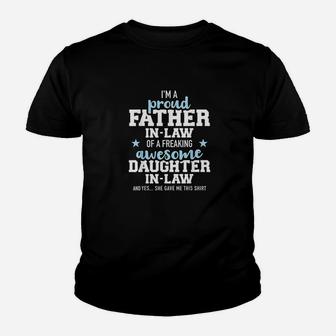 Proud Father In Law Of A Freaking Awesome Daughter In Law Youth T-shirt | Crazezy DE