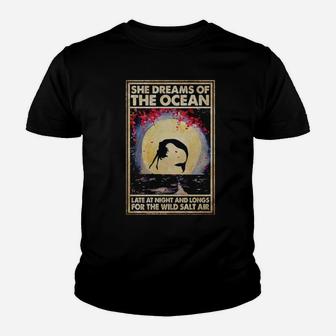 She Dreams Of The Ocean Youth T-shirt - Monsterry DE
