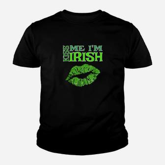 St Patricks Day Green Kiss Me I Am Irish Emerald Lips Youth T-shirt - Monsterry AU