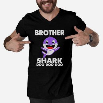 Brother Shark Doo Doo Mommy Daddy Sister Baby Men V-Neck Tshirt | Crazezy UK