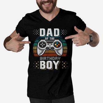 Mens Dad Of The Birthday Boy Matching Video Gamer Birthday Party Men V-Neck Tshirt | Crazezy DE