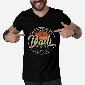 Promoted To Dad Est 2020 Funny First Time New Dad Gift Retro Men V-Neck Tshirt - Thegiftio UK