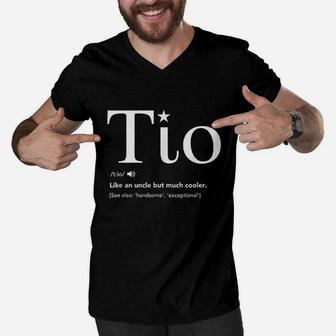 Tio Definition Funny Fathers Day Gift For Spanish Uncle Men V-Neck Tshirt | Crazezy DE