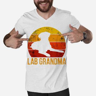Lab Grandma Vintage Retro Labrador Matching Grandparents Men V-Neck Tshirt | Crazezy DE