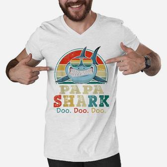 Mens Retro Vintage Papa Shark Funny Family Gifts For Father's Day Men V-Neck Tshirt | Crazezy DE