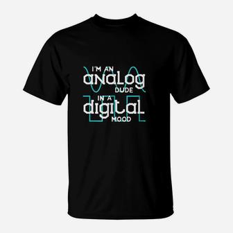 Analog Dude In A Digital Mood Signal Waveform T-Shirt | Crazezy DE
