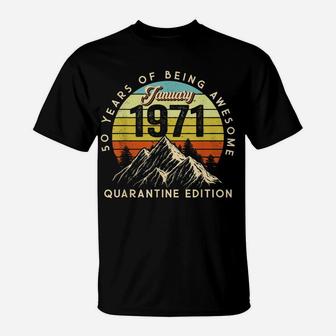 Born January 1971 Birthday Gift Made In 1971 50 Years Old T-Shirt | Crazezy DE
