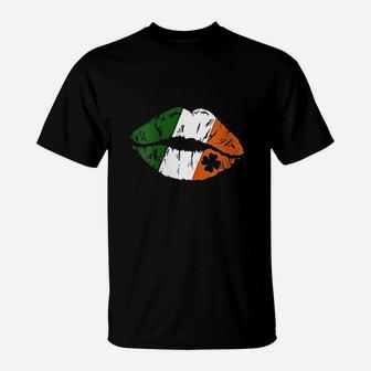 Lipstick Irish Green Shamrock Clover St Patricks Day T-Shirt | Crazezy DE