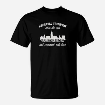 Neubrandenburg Skyline T-Shirt: Nahezu perfekte Frau aus Neubrandenburg - Seseable