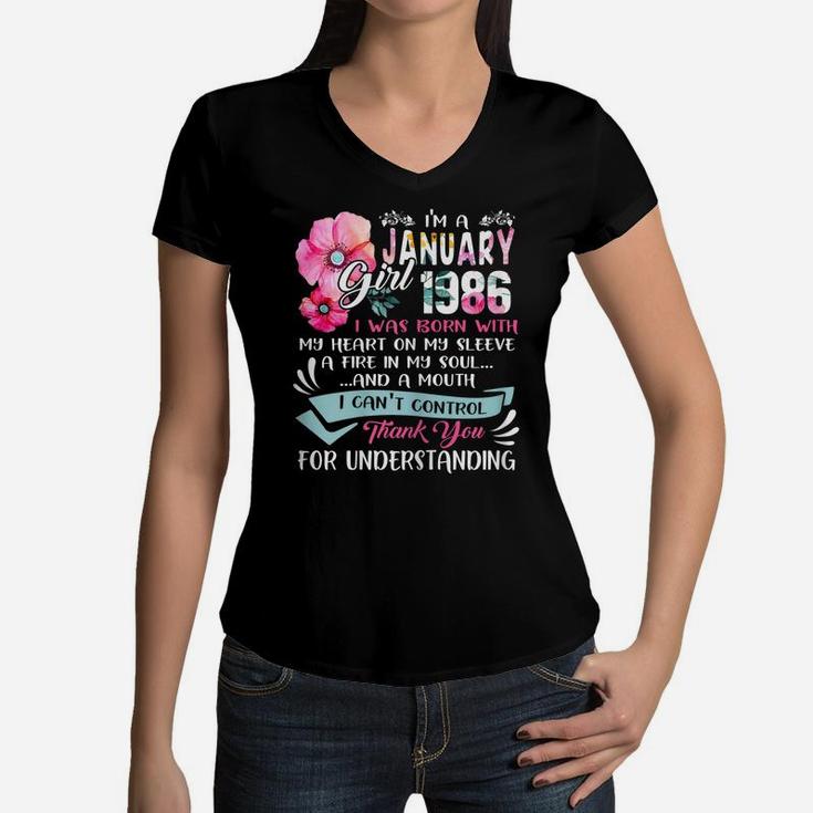 Awesome Since 1986 35Th Birthday I'm A January Girl 1986 Women V-Neck T-Shirt