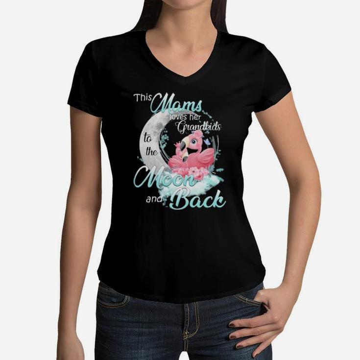 Flamingo This Mams  Loves Her Grandkids To The Moon And Back Women V-Neck T-Shirt