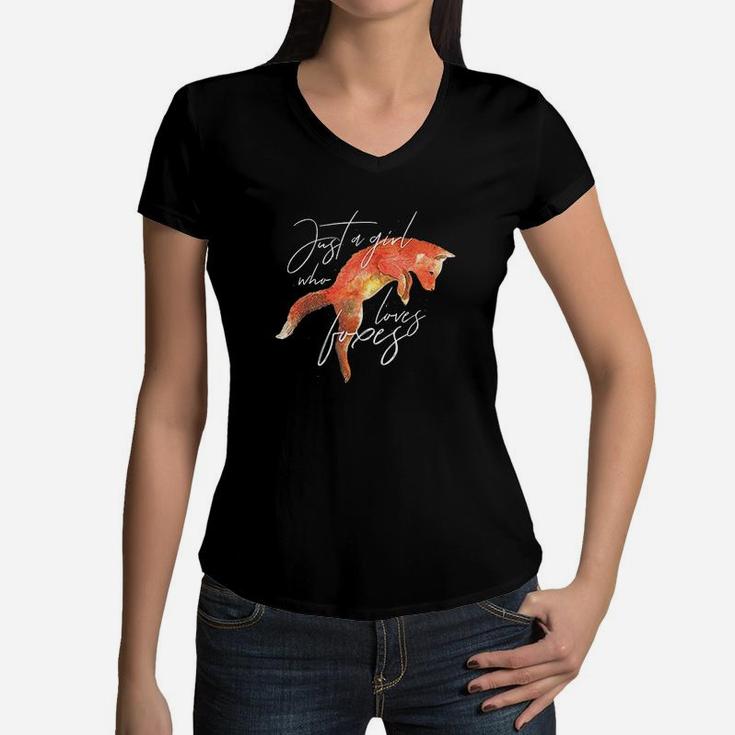 Just A Girl Who Loves Foxes Art Fox Women Gift Women V-Neck T-Shirt