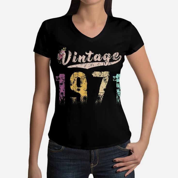 Vintage 1971 Floral Birthday For Women Girls Gifts Women V-Neck T-Shirt