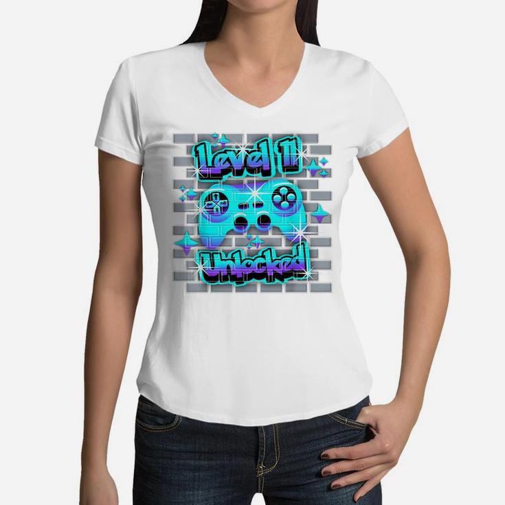 11 Year Old 11Th Video Gamer Gaming Birthday Party Boys Girl Women V-Neck T-Shirt